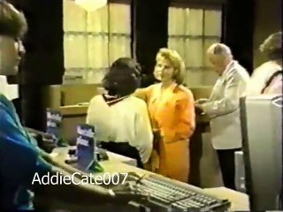 AMC - Brooke & Dixie bump into each other - June 1990