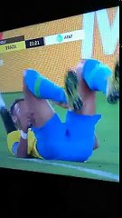 Neymer yerde kaldı, hakeme "Dünya Kupası'nı izlemedin mi?" dedi