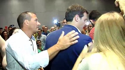 Activistas de Femen increpan a Albert Rivera a propósito de la gestación subrogada