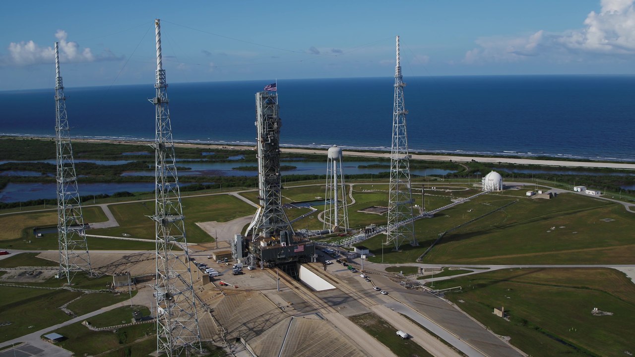 NASA's SLS Mobile Launcher Travels to Pad 39B for Fit Checks (4k60)