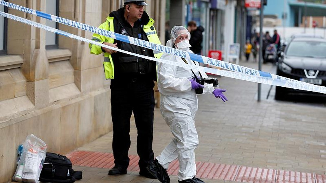 Counter-terrorism police join investigation into UK knife attack
