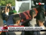 2 Jenazah Korban AirAsia Diserahkan ke Keluarga