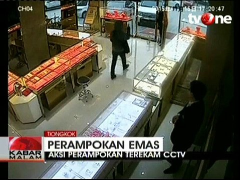 Aksi Perampokan Tewaskan Seorang Penjaga Toko Emas Terekam CCTV