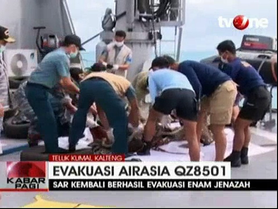 Tim SAR Kembali Berhasil Evakuasi 6 Jenazah Korban AirAsia QZ8501