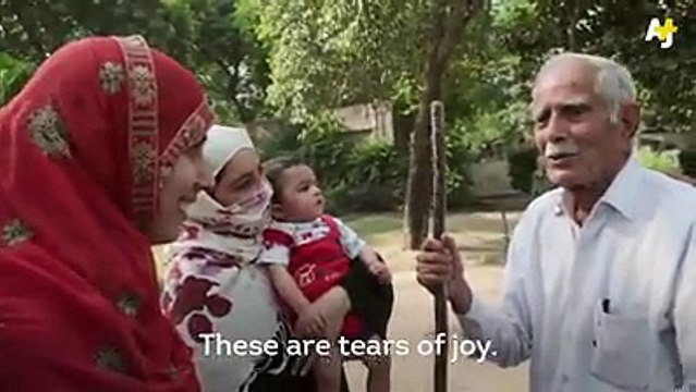 ایک بوڑھا ہندو بھارتی 70 سال بعد پاکستان آیا اپنا پرانا گھر دیکھنے لوگوں سے ملنے اُسے بہت روکا گیا مت جاؤ وہاں بہت خطرہ ہے مگر پھر کیا ہوادیکھیں ایک خوبصورت ویڈیو