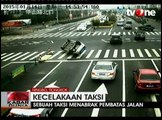 Rekaman CCTV Taksi Tabrak Pembatas Jalan