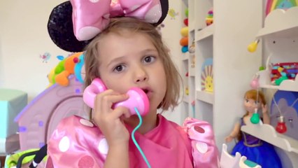 Minnie Mouse Катя уборка в доме и Дети играют в кафе _⁄ Kids pretend play in cafe and cleaning house