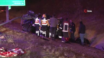 Kontrolden Çıkan Otomobil Yol Kenarına Uçtu: 2 Yaralı