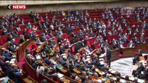 Jean Lassalle en gilet jaune à l'Assemblée nationale