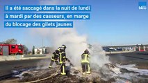 Gilets jaunes : les_images du péage de Virsac, mis à sac par des casseurs en marge du mouvement des gilets jaunes