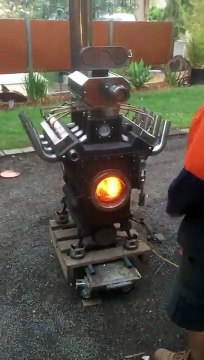 Cet Australien nous montre son Barbecue inspirée d'un moteur V8