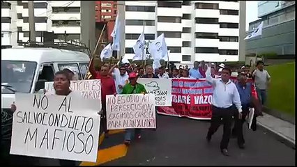 A volt elnök menedékkérelme ellen tüntettek Peruban