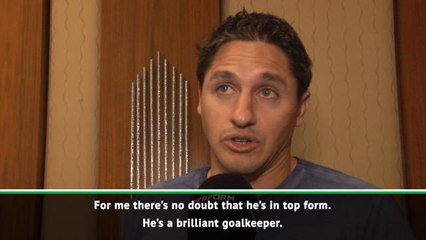 Télécharger la video: Barcelona are different to other clubs - Edmilson's best bits