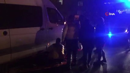 Fatih'te Bir Kadına Servis Minibüsü Çarptı