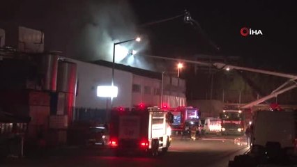 Tuzla'da Plastik Boya Fabrikasında Korkutan Yangın