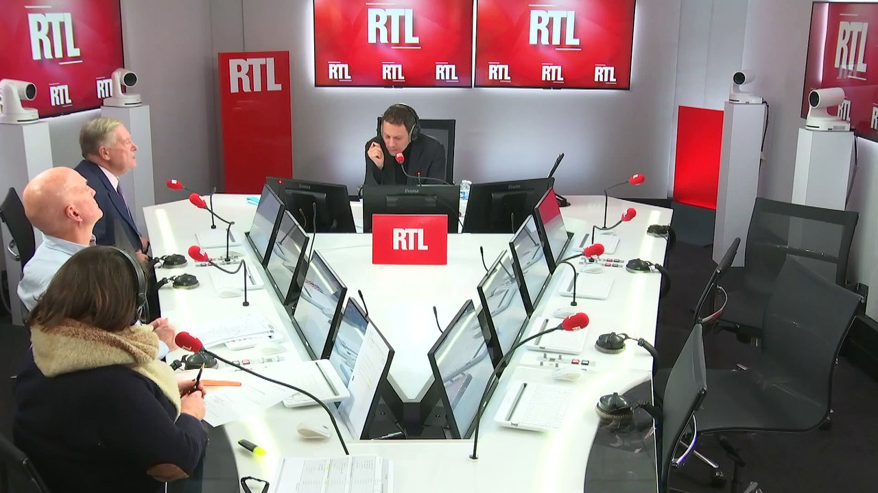 "Gilets jaunes" : une manifestation "forcément à risque" pour Alain Duhamel