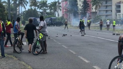 "Les gilets jaunes" s’essoufflent mais tiennent bon