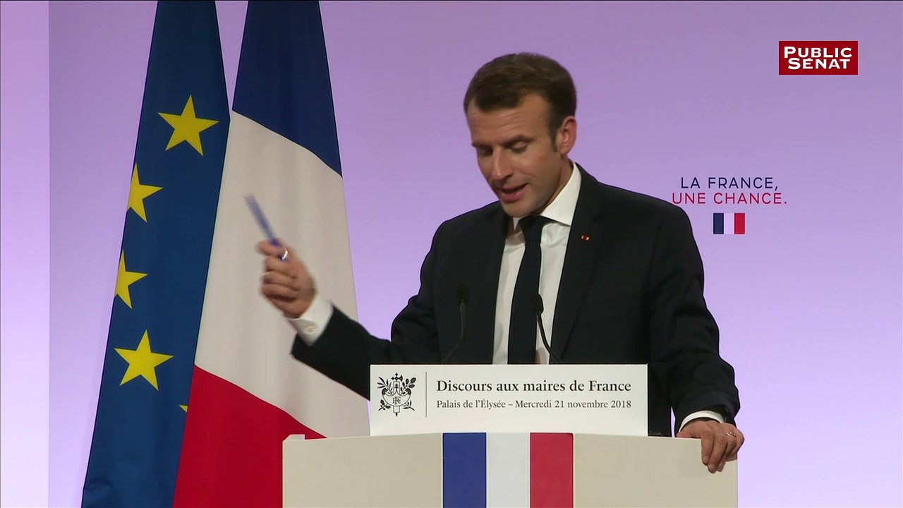Carburants: "beaucoup de nos concitoyens voient mon visage quand ils font le plein" Emmanuel Macron pointe une "injustice"