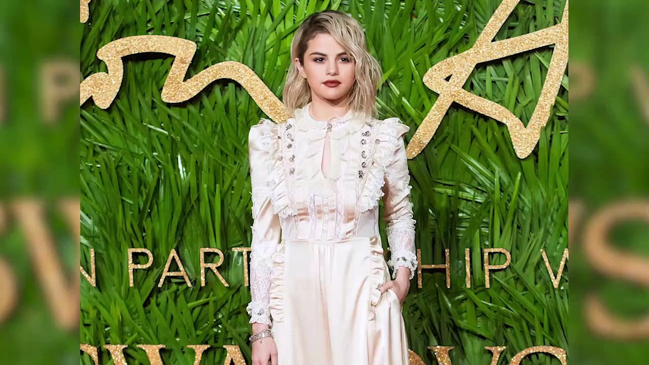 Demi Lovato Unfollows Selena Gomez, Iggy Azalea & Nick Jonas