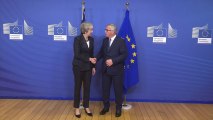 Juncker recibe a May en la Comisión Europea