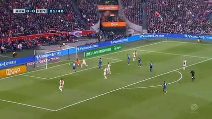 Feyenoord Kalecisi Öyle Bir Hata Yaptı ki!