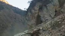 Landslide blocks Chandigarh-Manali Highway, Himachal Pradesh | OneIndia News