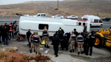Midibüs Devrildi: 4 Ölü, 15 Yaralı