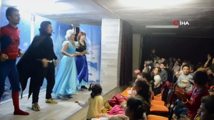 Şuhut’ta 300 minik öğrenci ilk kez tiyatro ile tanıştı