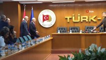 CHP Genel Başkanı Kılıçdaroğlu: 'Asgari ücretli vergi yükü altında ezilmektedir. O açıdan iktidar olanların işçinin sesini duymaları gerekir'