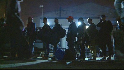More asylum seekers arrive at border as US expands military power
