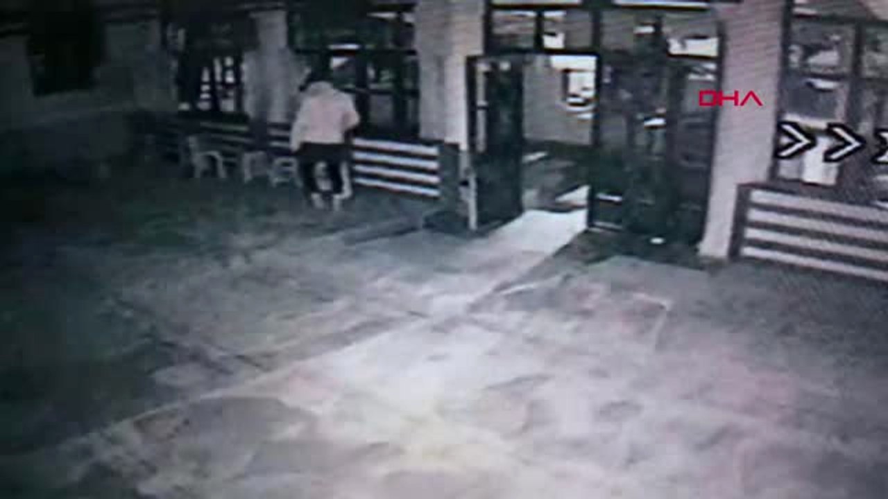 Muğla Tarihi Caminin Kapısını ve Camını Kıran Zanlı Yakalandı