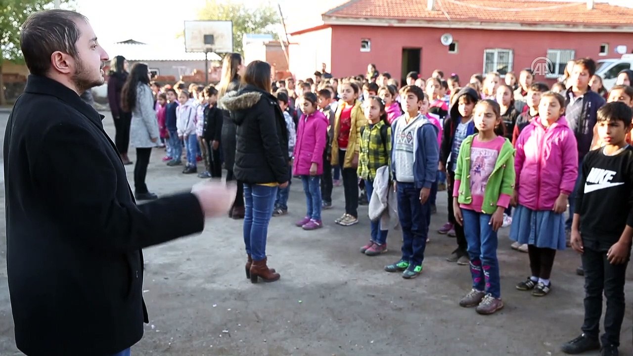 Karanlık dünyası öğrencilerinin sesiyle aydınlandı (1) - DİYARBAKIR