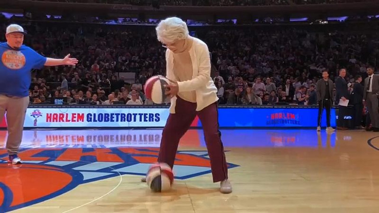 Falsche Basketball-Omi zaubert wie ein Profi