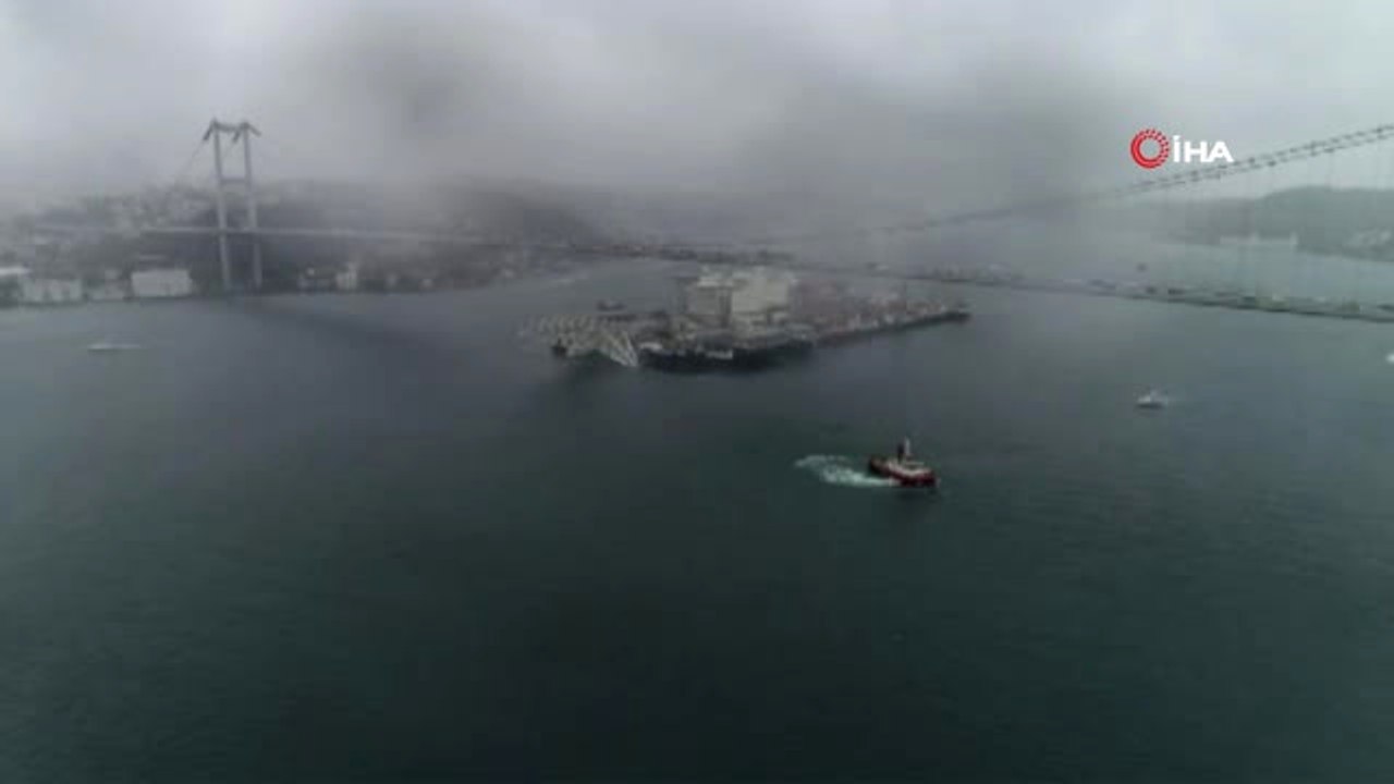 Dünyanın En Büyük Gemisi İstanbul Boğazı'ndan Böyle Geçti