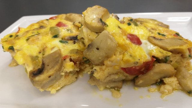 Rreze Dielli, 22 Nëntor 2018 - Të Gatuajmë me Znj. Vjollca P1 Tavë me kërpudha, perime dhe vezë