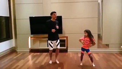 Pepe ve kızı Angeli'den harika dans şovu