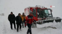 Kar ve tipiden dolayı yolu kapanan mezradaki hasta, kar üstü aracıyla kurtarıldı