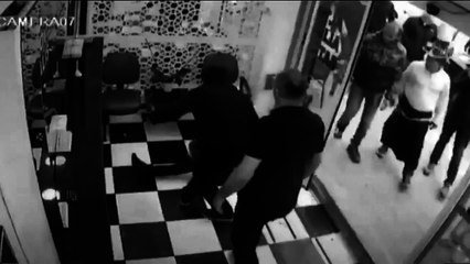 Para vermeyen vatandaşı bıçaklayan değnekçi serbest bırakıldı!