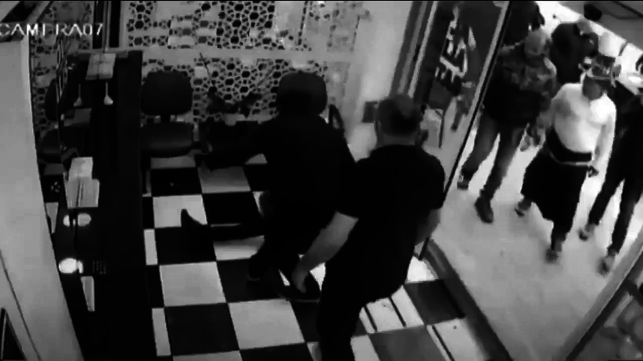 Para vermeyen vatandaşı bıçaklayan değnekçi serbest bırakıldı!