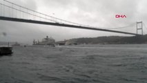 İstanbul Türkakım Boru Hattını Döşeyen Dev Gemi Boğaz'dan Geçiyor