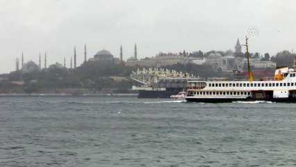 Dünyanın en büyük inşaat gemisi İstanbul Boğazı'ndan geçiyor (2) - İSTANBUL