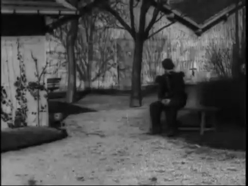 Auguste & Louis Lumière: Bonne d’enfants et soldat (1897)