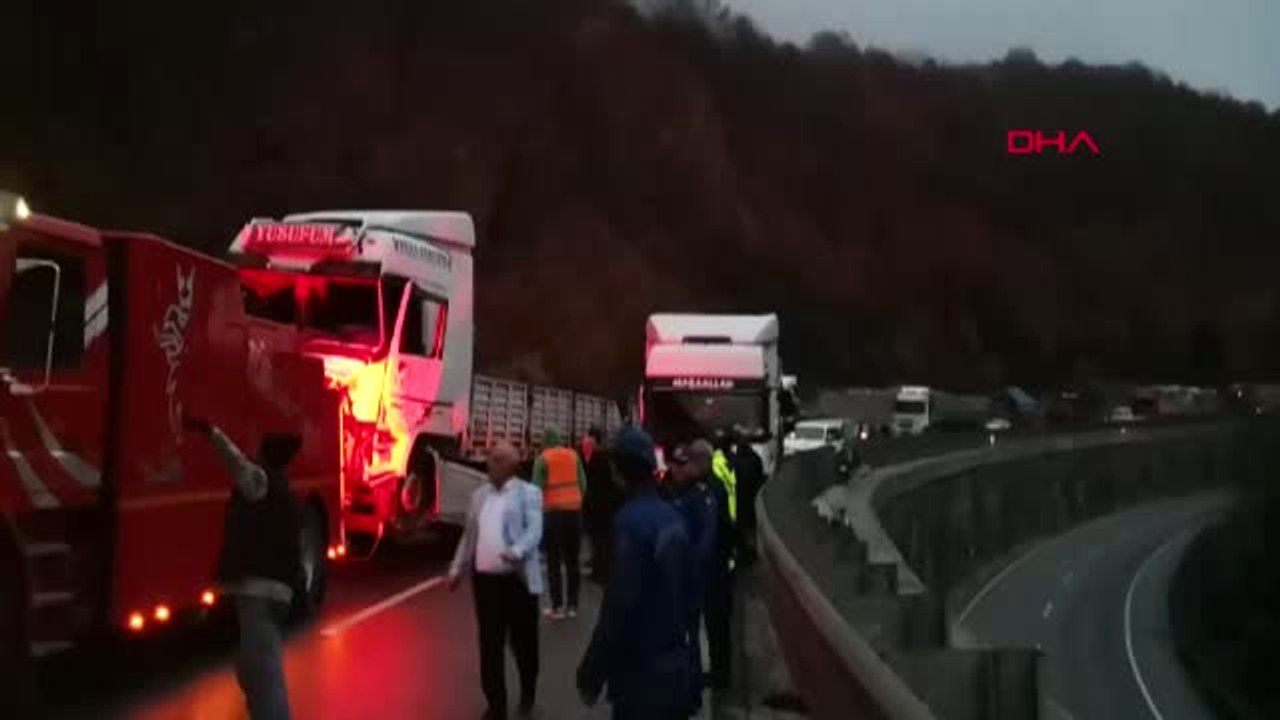 Bursa Kaza Sonrası Bursa-Ankara Karayolu Trafiğe Kapandı