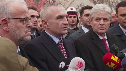 Dita e alfabetit, manifestim në Manastir dhe Shkup