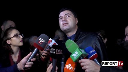 Dhuna ndaj policëve/ Basha iu prin protestuesve: Efektivët, të patrajnuar, kapën kapsollat me dorë