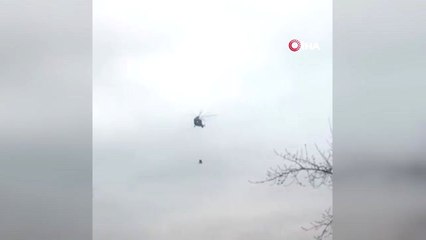 Rusya Bu Görüntüleri Konuşuyor- Kremlin Sarayı Üzerinden 3 Kişi Helikoptere Bağlı İple Taşındı