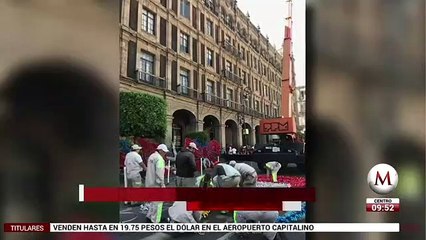 Llego la Navidad. Inician decoracion en Zocalo de CdMx