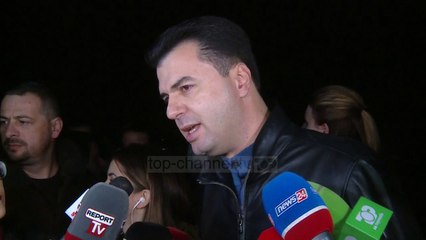 Protesta bllokon rrugën. Në mbështetje të protestuesve shkon kreu i PD-së - Top Channel