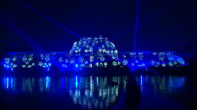 London's Kew Gardens sparkles for festive season