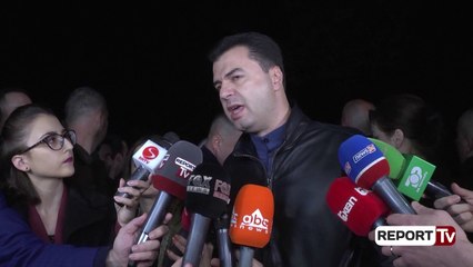 Report Tv-Dhuna ndaj policëve/ Basha iu prin protestuesve